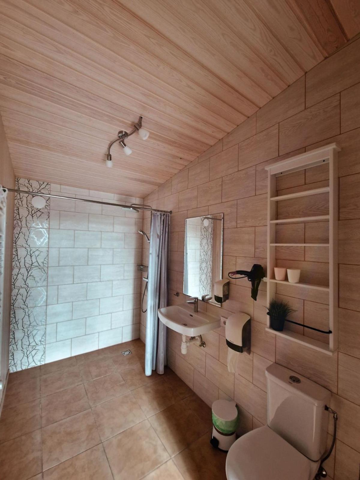Sila Terases Aparthotel Madona Exteriör bild